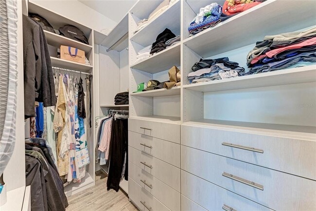 Building Photo - 2322 5th St E