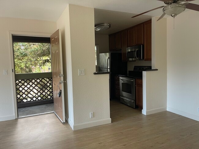 Building Photo - 764 Teatree Ct