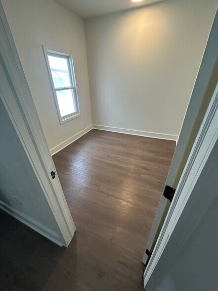 Building Photo - 232 Ferris St