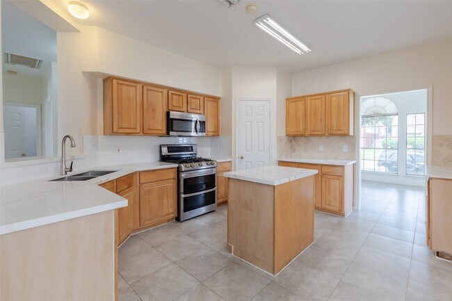 Building Photo - 12214 Meadow Ln Ct