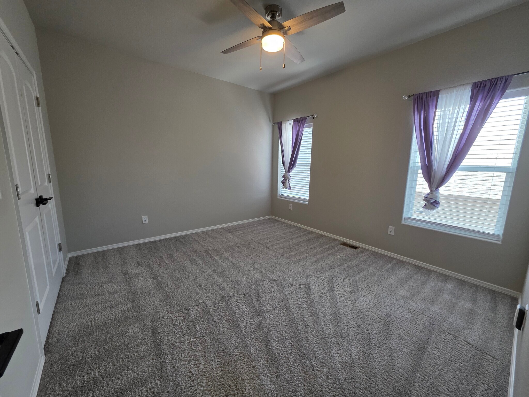 Building Photo - 10258 Sharon Springs Dr