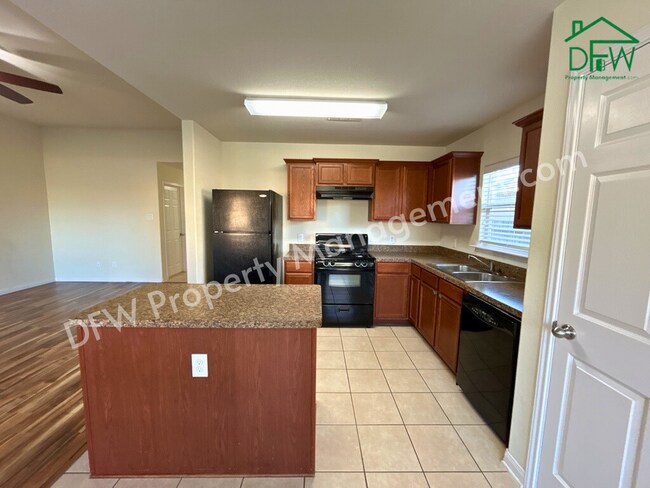 Building Photo - 10009 Iron Ridge Dr