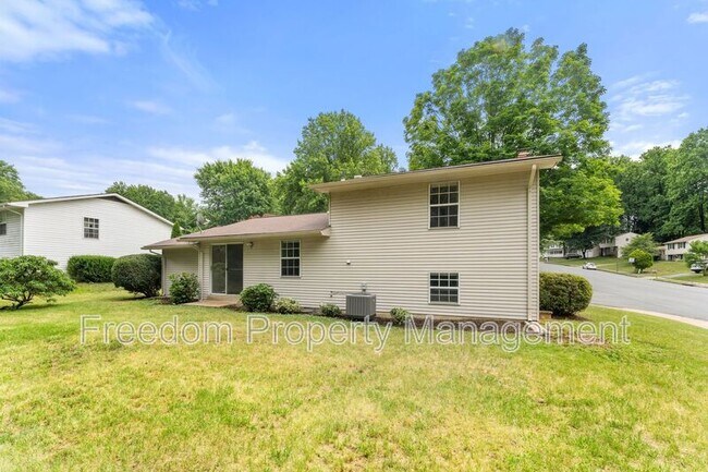 Building Photo - 2516 Tabor Ct
