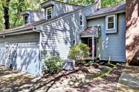 Building Photo - Spacious 3-Bed Home with Attached Garage i...