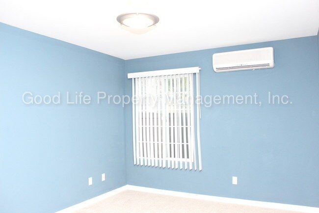 Building Photo - 5404 Balboa Arms Dr