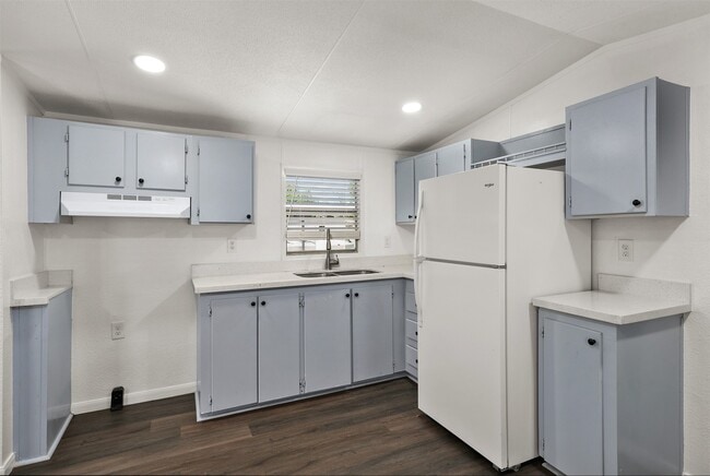 Building Photo - 2222 N Austin Ave