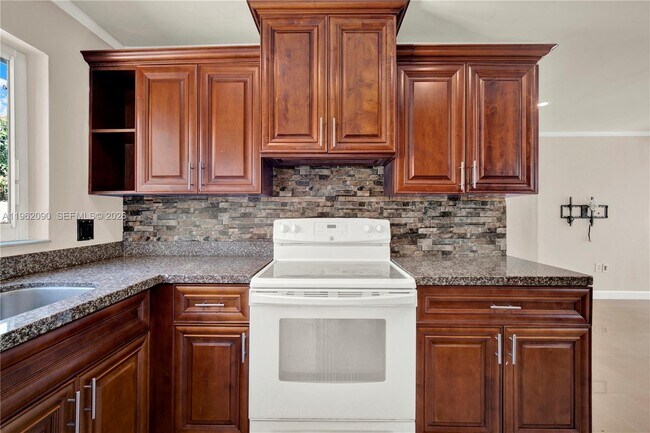 Building Photo - 5901 SW 45th St