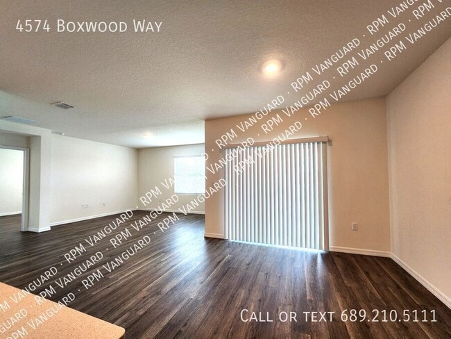 Building Photo - 4574 Boxwood Wy