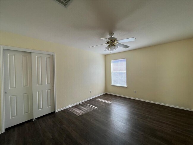 Building Photo - 116 Remington Dr