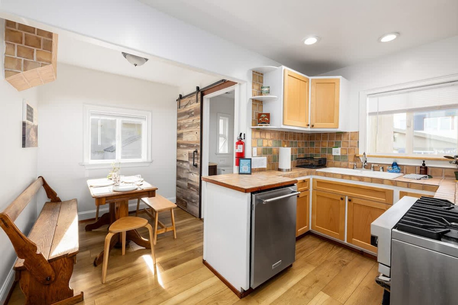 Building Photo - 525 S Tremont St