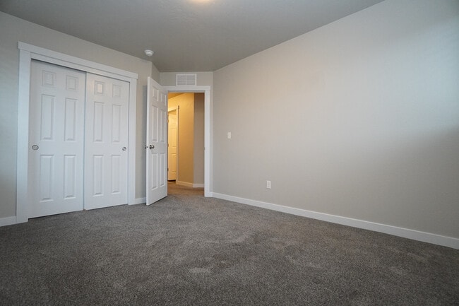 Building Photo - 6113 N Colosseum Ave