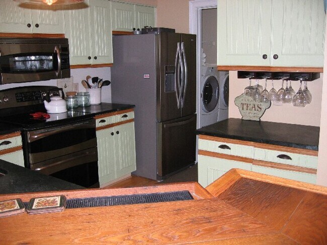 Building Photo - Colonnade Shipyard