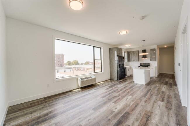 Building Photo - 400 69th St