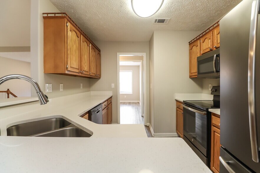 Building Photo - 215 Trelawney Pl