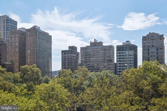 Building Photo - 135 S 19th St