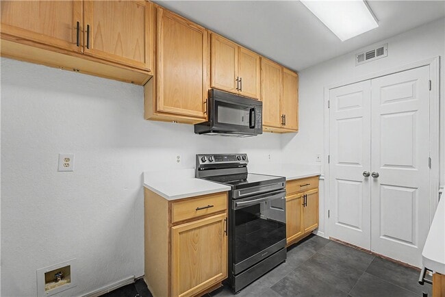 Building Photo - 4805 Bonita Pl