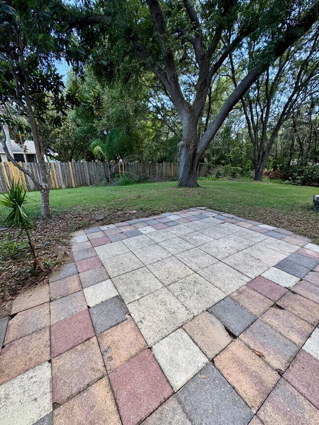 Building Photo - Spacious 3 Bedroom 2 Bath home, close to lake Minneola and Downtown Clermont