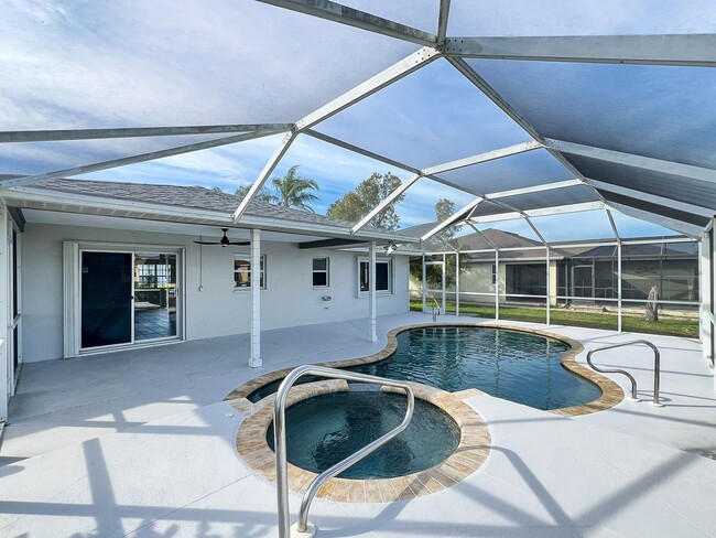 Building Photo - Cape Coral Pool Home with Canal!