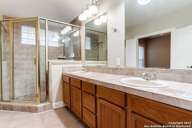 Building Photo - 4-BEDROOM IN ALAMO HEIGHTS