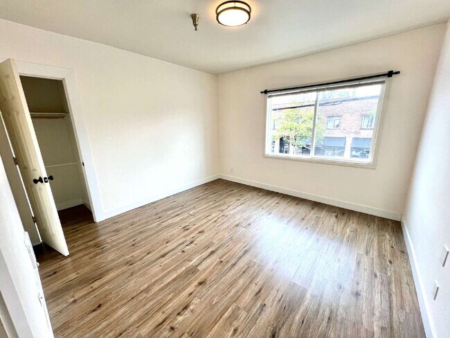 Building Photo - 2 Bedroom Apartment in the Heart of Tacoma