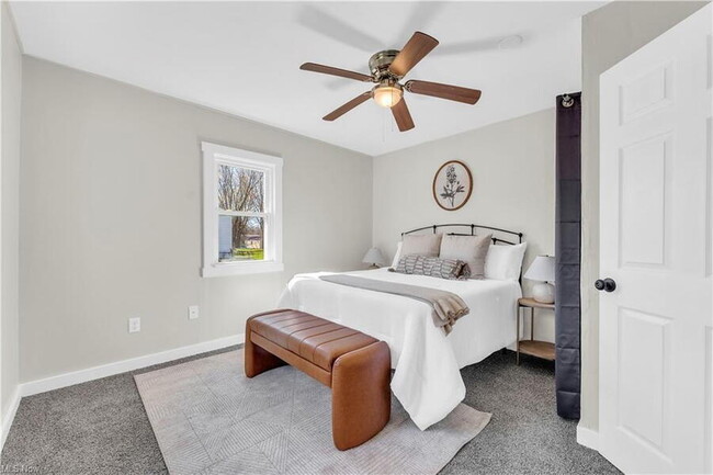 Building Photo - 4238 Laurel Rd