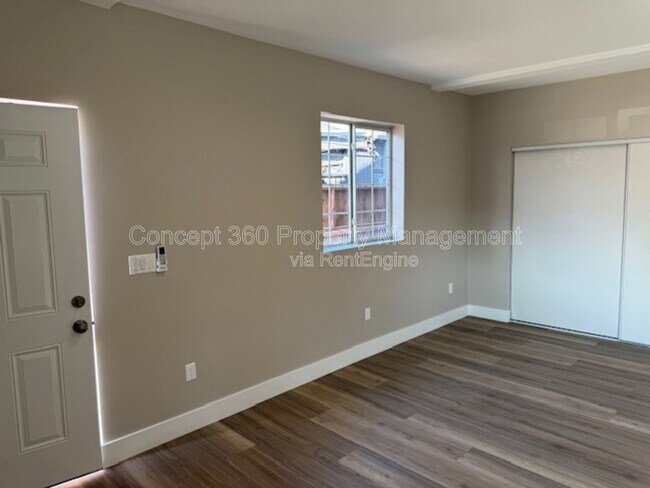 Building Photo - 318 E Heath Ln