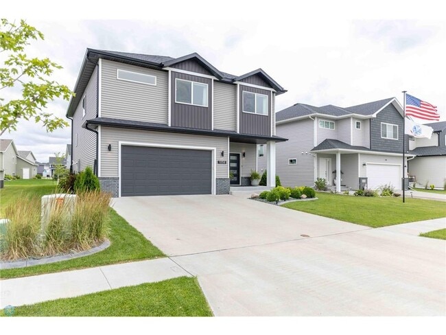 Building Photo - 1058 Ashley Dr W