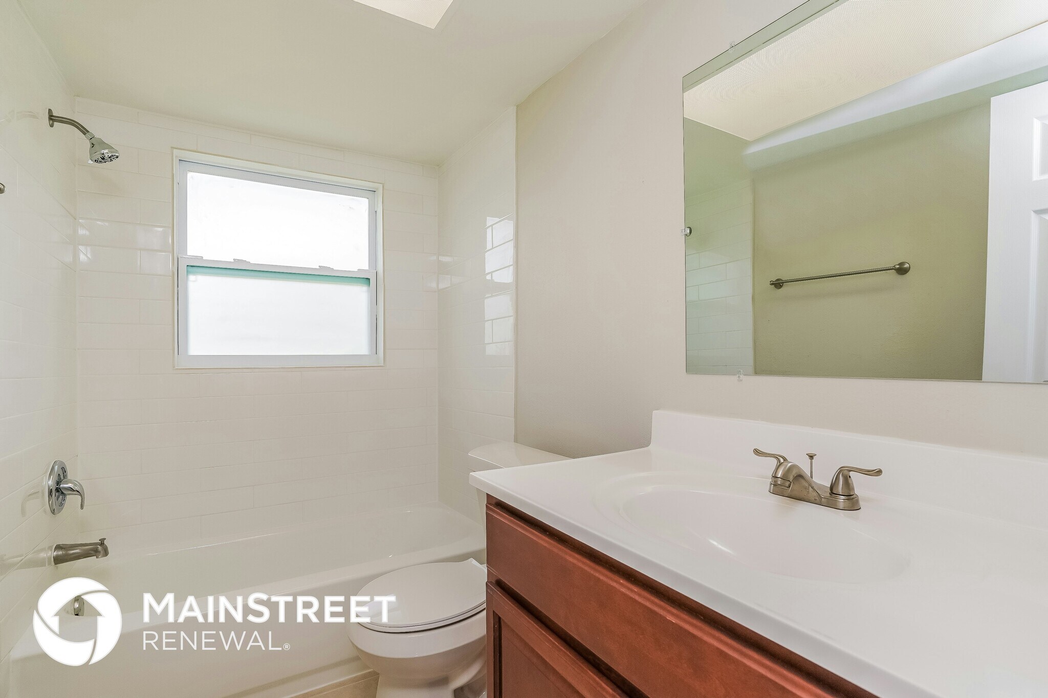 Building Photo - 605 SE 35th St