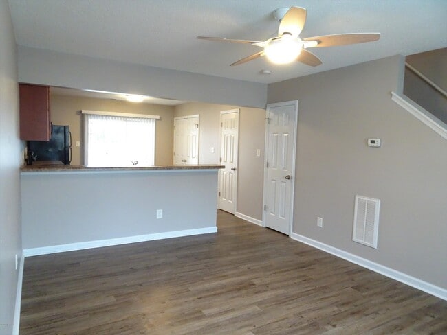 Building Photo - 4001 Grandeur Ave