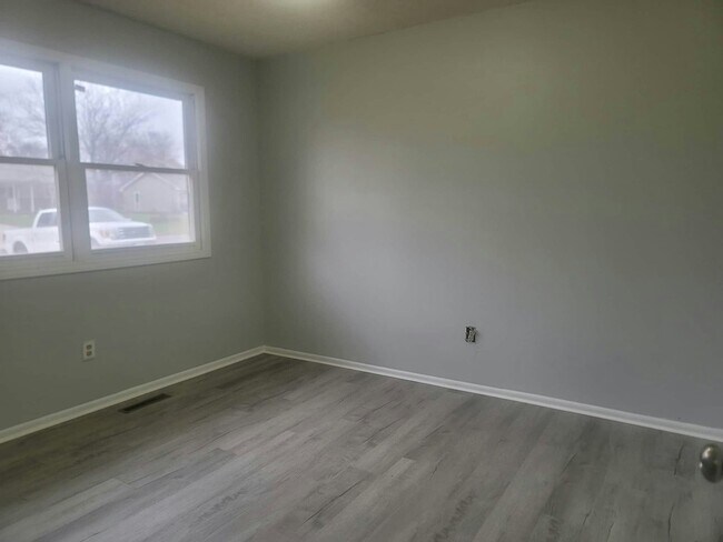 Building Photo - 621 Ridgeway Rd