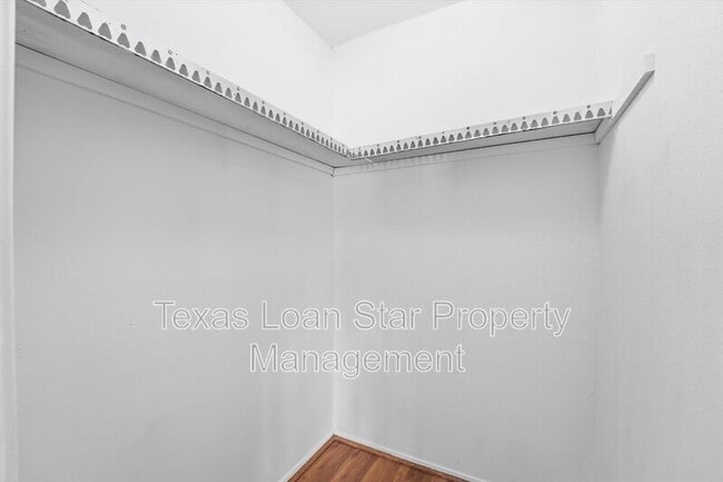 Building Photo - 12447 Sharpview Dr