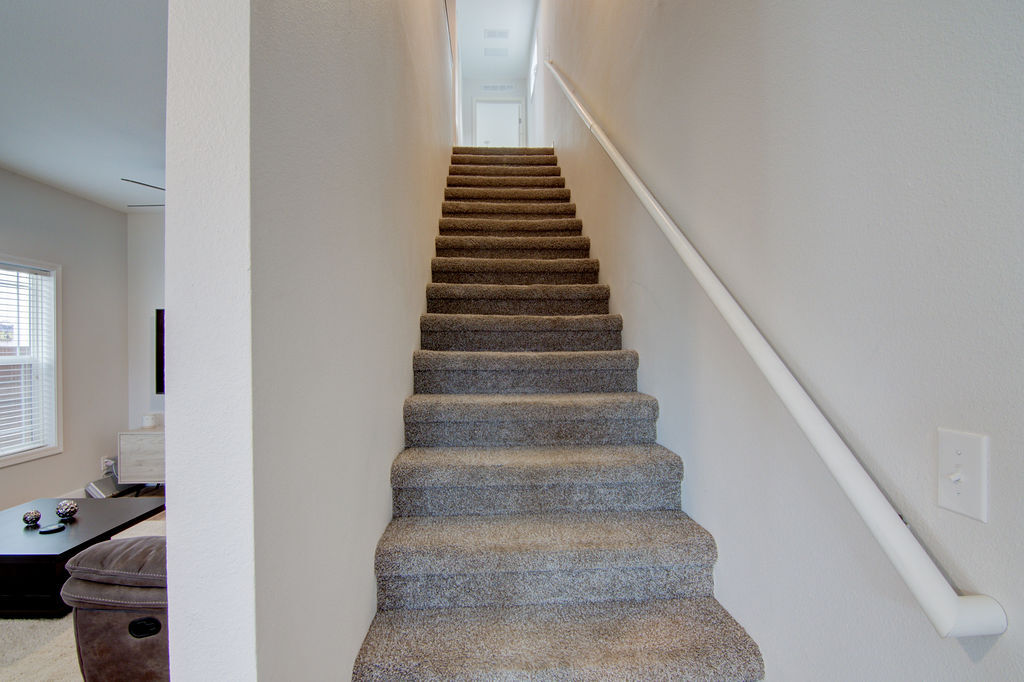 Building Photo - 120 Barnwood Cir