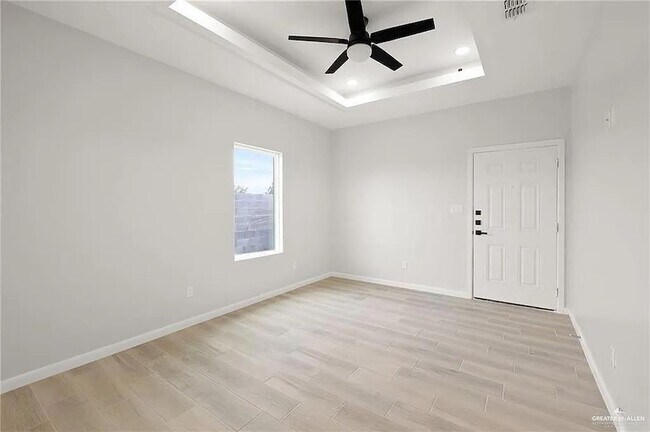 Building Photo - 9206 N 56th Ln