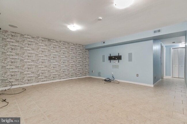 Building Photo - 6414 Old Scotts Ct