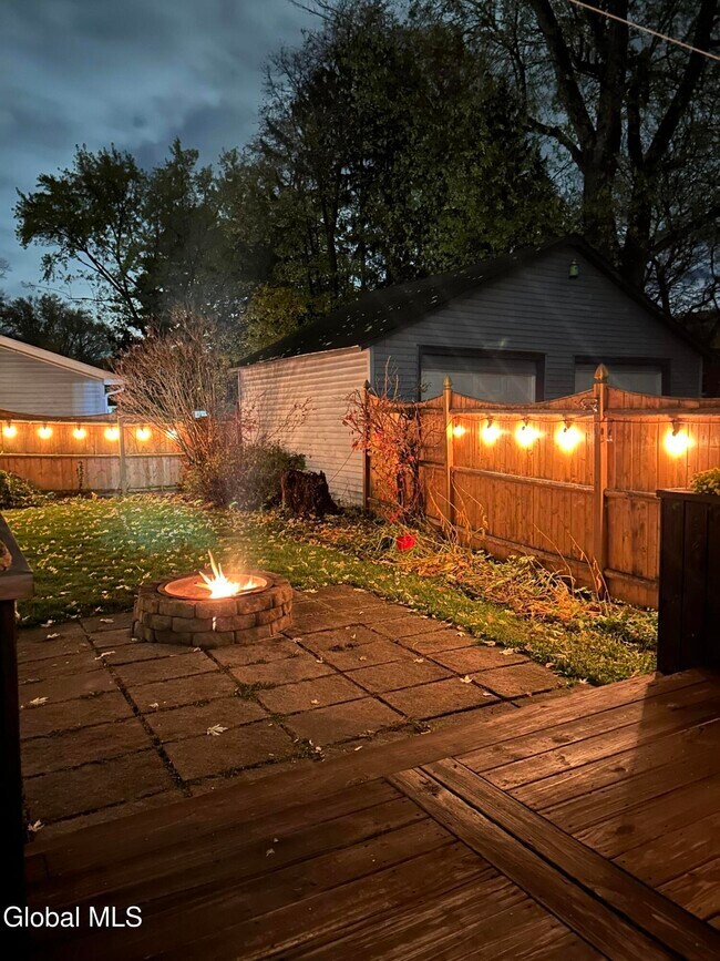 Building Photo - 1204 19th St