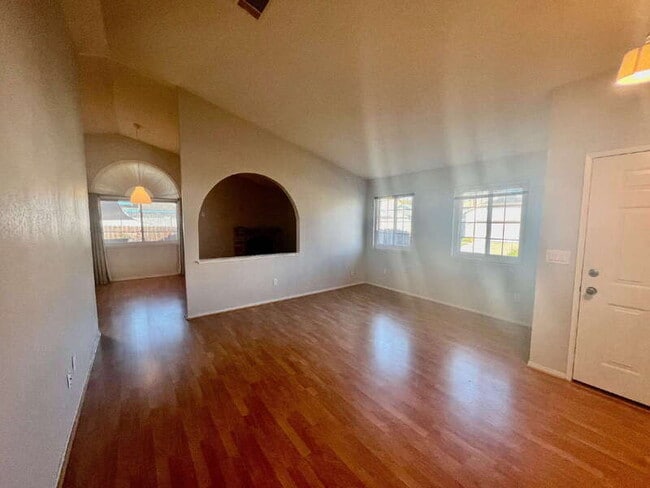 Building Photo - 1180 Camellia Ln