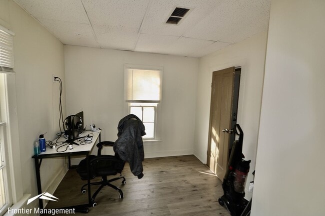 Building Photo - Affordable Three Bedroom Home