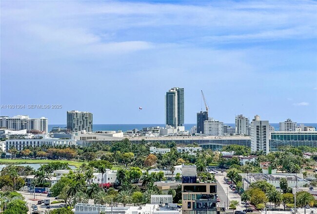 Building Photo - 1900 Sunset Harbour Dr