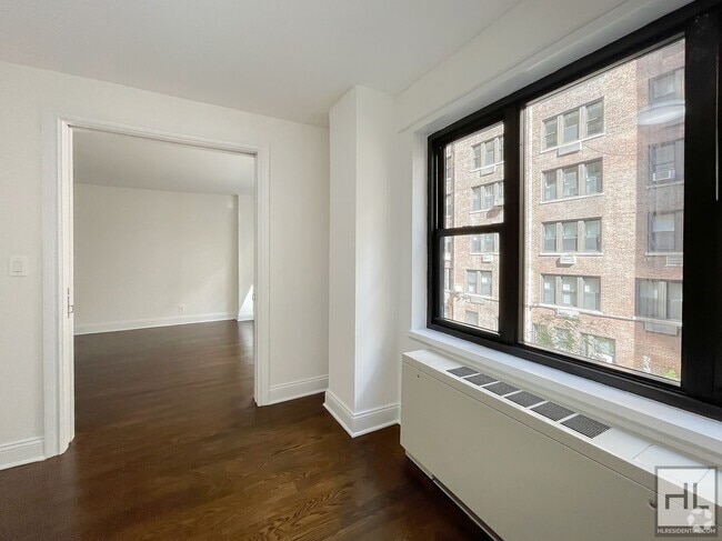 Building Photo - 405 E 56th St