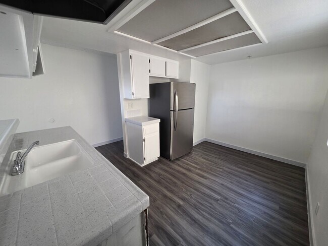 Interior Photo - 11702 York Avenue