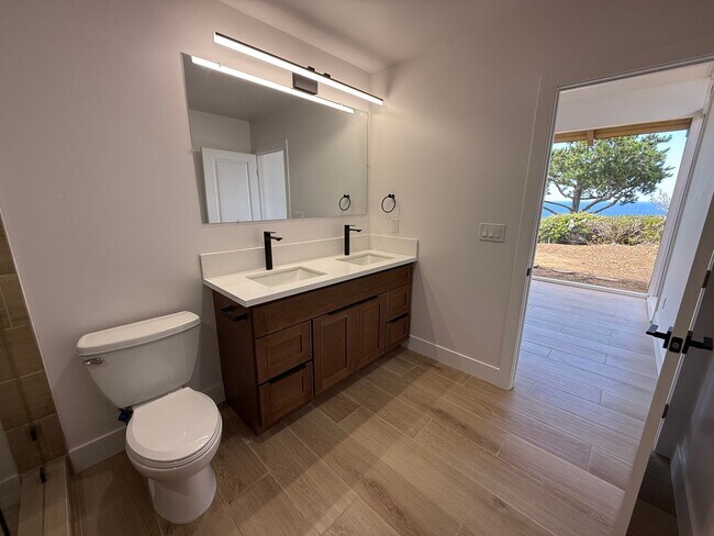 Building Photo - Newly Renovated 4 Bedroom Residence in La Jolla
