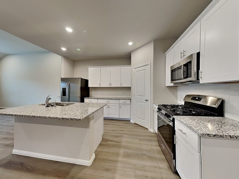 Building Photo - 427 Wydown Dr