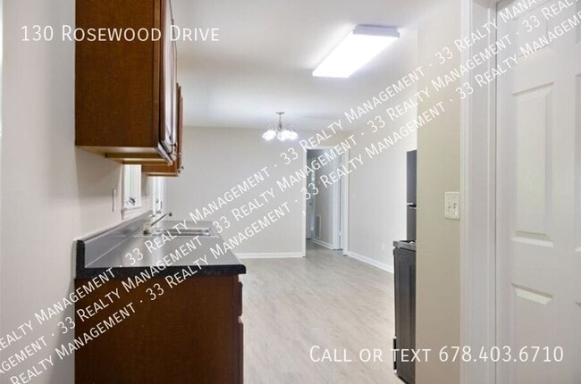Building Photo - 130 Rosewood Dr