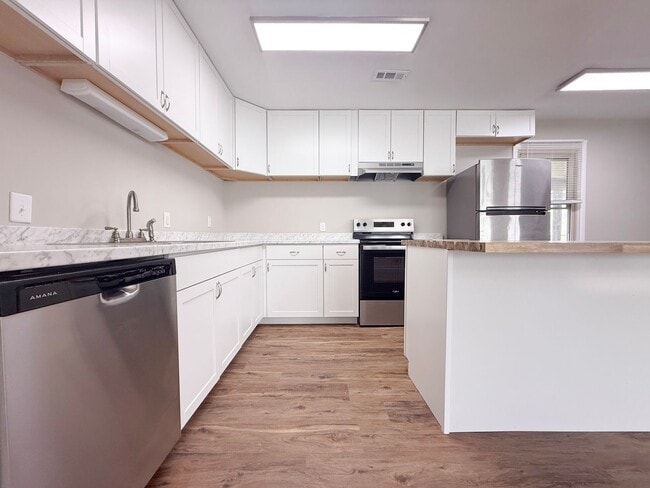 Building Photo - Newly Renovated 3-Bedroom Home with Fenced Backyard and Covered Patio in Cookeville