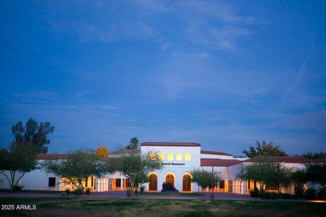 Building Photo - 208 W Portland St