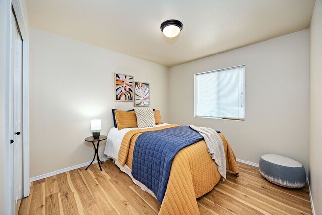Building Photo - 3 Bedroom Rambler in Quiet Port Orchard Lo...