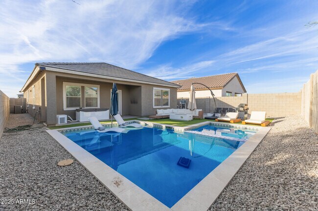 Building Photo - 8133 S 64th Ln