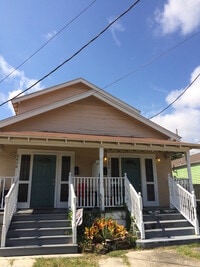 Building Photo - 3BD/2BA Independent Bedrooms, W/D Included...