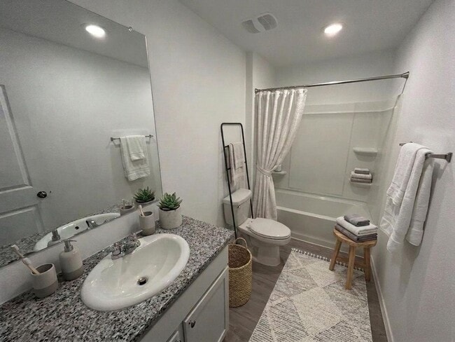 Building Photo - *MOVE IN SPECIAL* 3BD/2BA with Washer/Dryer Included – Fenced Yard, Garage & Community Pool!