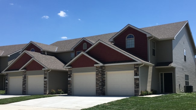 Building Photo - Eagle Creek Townhomes — Ask us about our June Specials!
